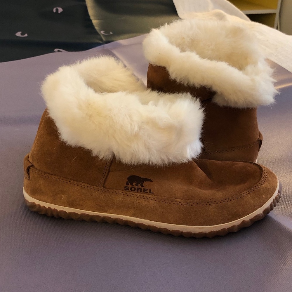 Sorel Out and About Bootie shearling lined 9